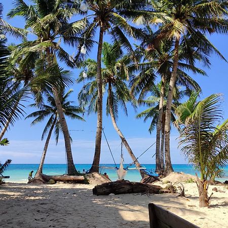 Castle Rock Boracay Aparthotel Yapak Bagian luar foto