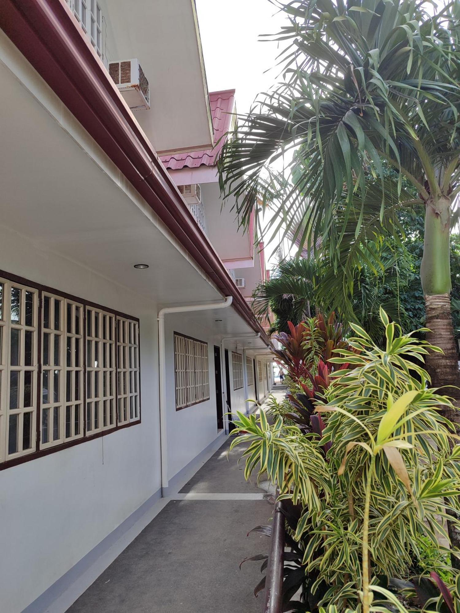 Castle Rock Boracay Aparthotel Yapak Bagian luar foto