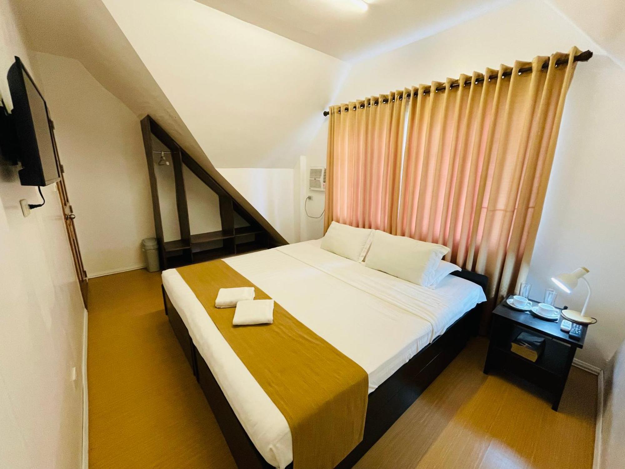 Castle Rock Boracay Aparthotel Yapak Bagian luar foto