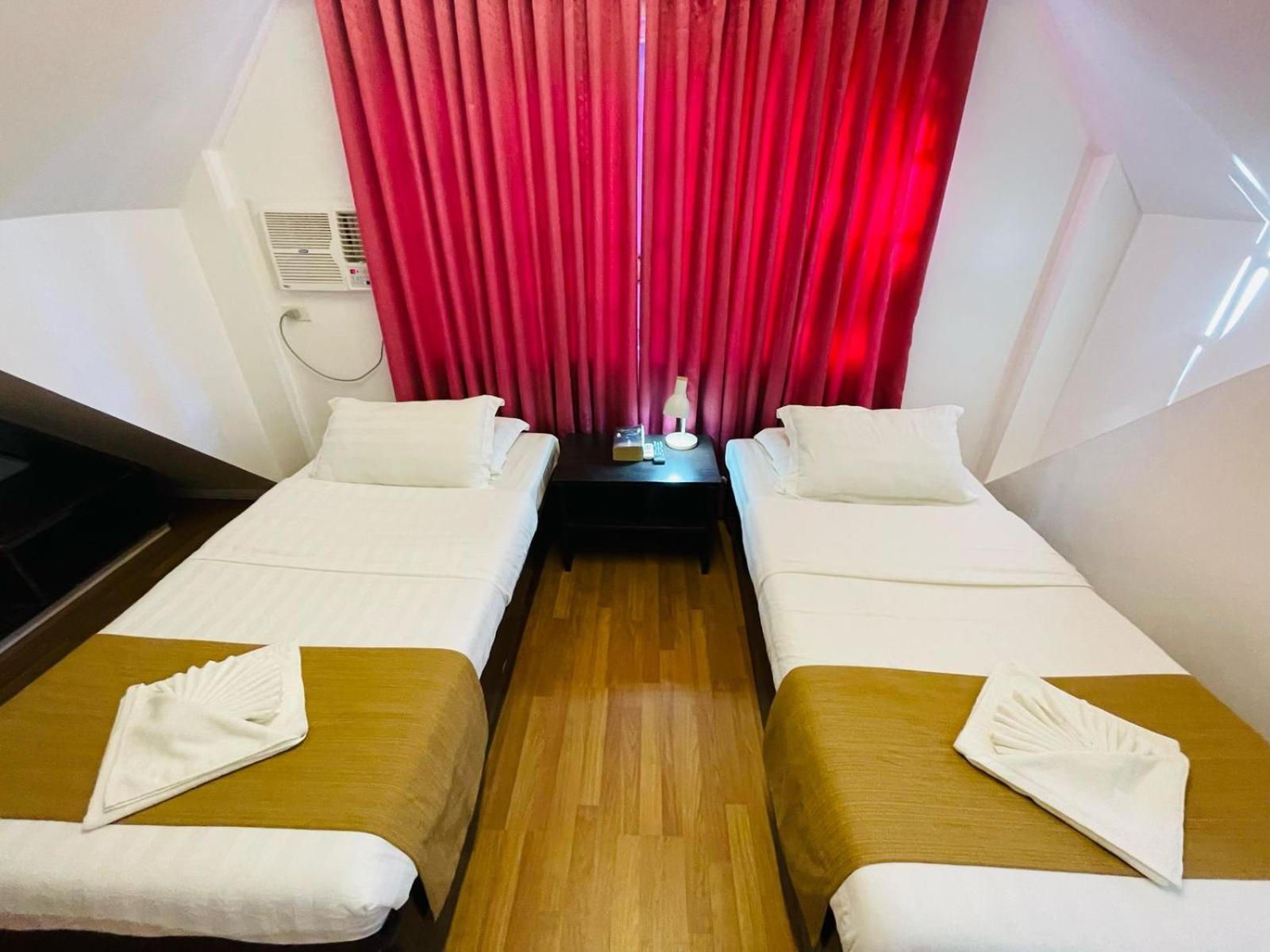 Castle Rock Boracay Aparthotel Yapak Bagian luar foto